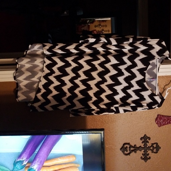 Shirt - Picture 3 of 3